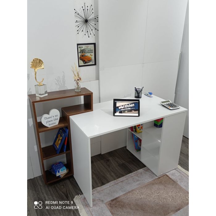 Bureau Compact en Bois avec Rangements Intégrés